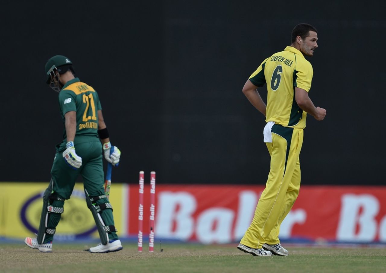 Nathan Coulter-Nile bowled JP Duminy for 13, Australia v South Africa, 3rd match, ODI tri-series, Providence, June 7, 2016