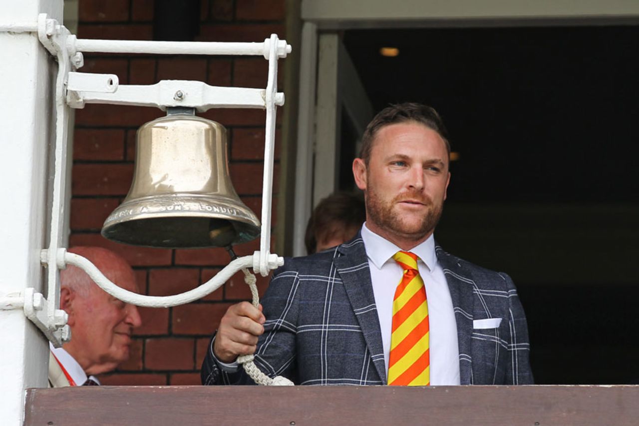 Brendon McCullum rings the five-minute bell at Lord's, England v Sri Lanka, 3rd Investec Test, Lord's, 3rd day, June 11, 2016