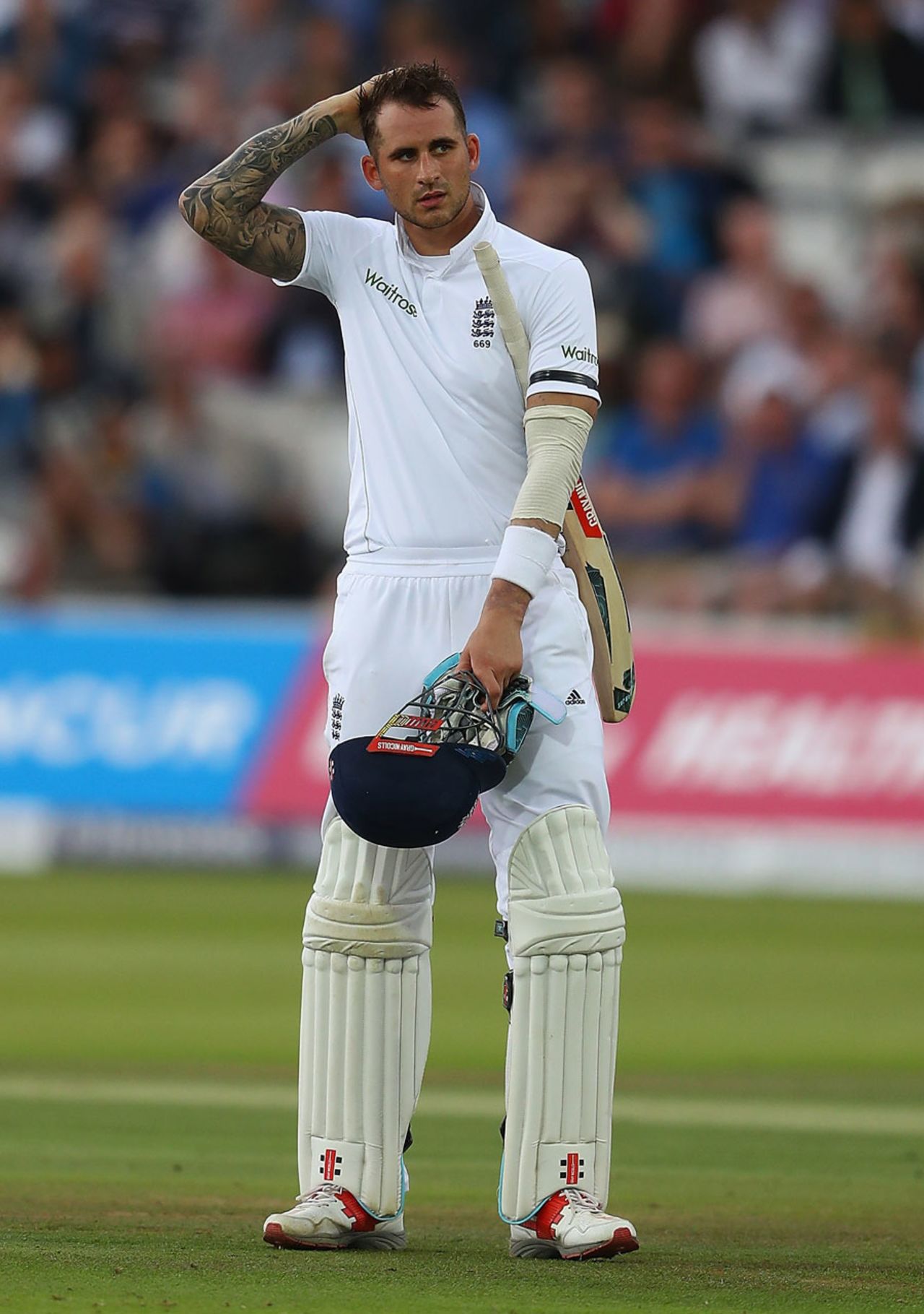 Alex Hales referred unsuccessfully after being given out on 94, England v Sri Lanka, 3rd Investec Test, Lord's, 4th day, June 12, 2016
