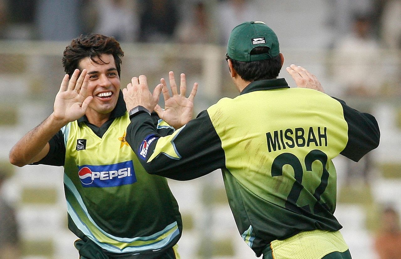 Mansoor Amjad celebrates his only wicket, Pakistan v Sri Lanka, Super Four, Asia Cup, Karachi, June 29, 2008