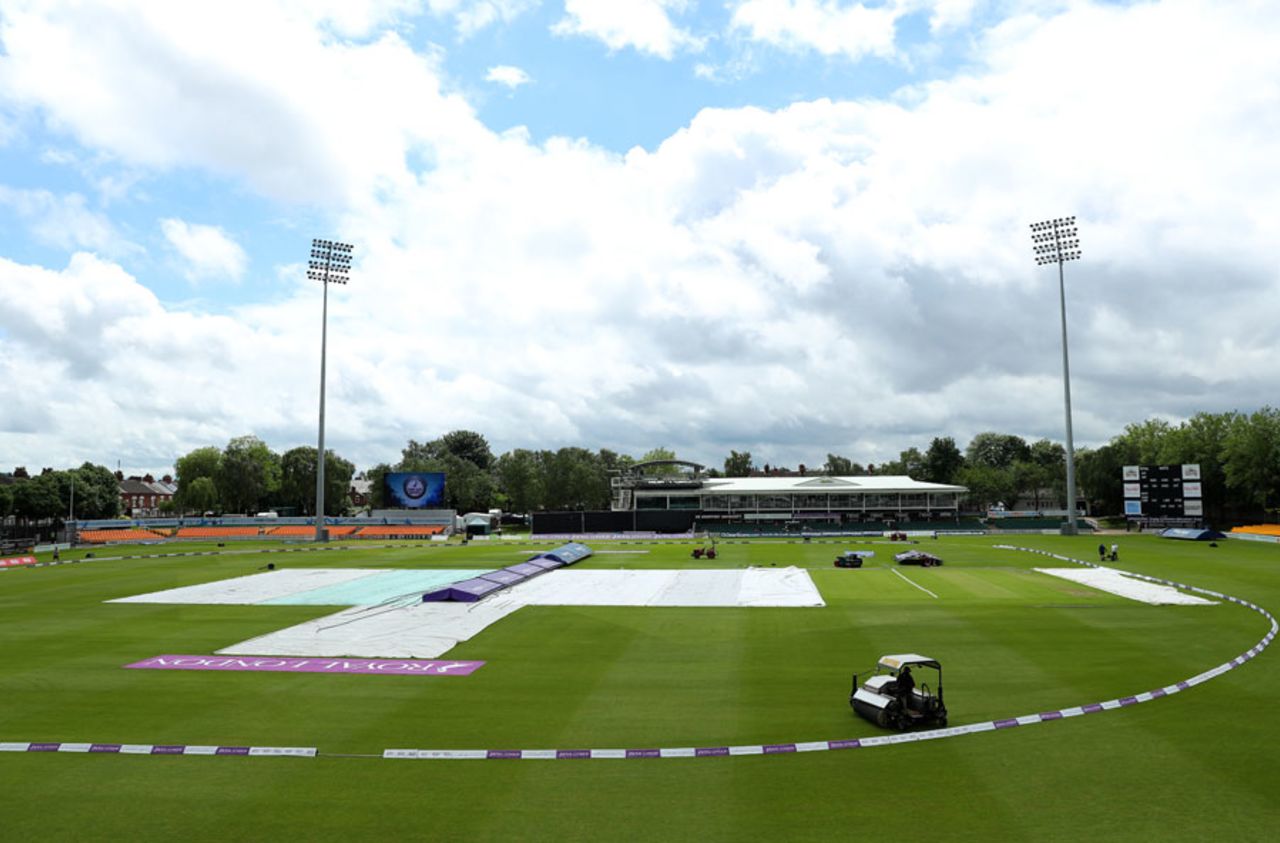 Heavy rain delayed the start in Leicester, England v Pakistan, 1st women's ODI, Grace Road, June 20, 2016