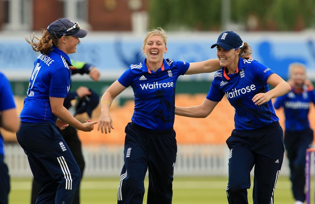 Heather Knight took her maiden five-wicket haul in ODIs, England Women v Pakistan Women, 1st ODI, Leicester, June 21, 2016