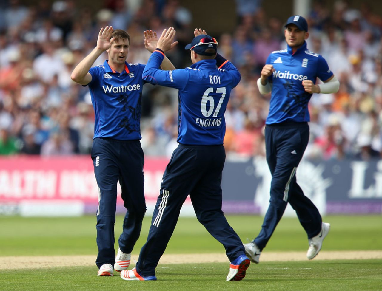 Chris Woakes gets a high five, England v Sri Lanka, 1st ODI, Trent Bridge, June 21, 2016