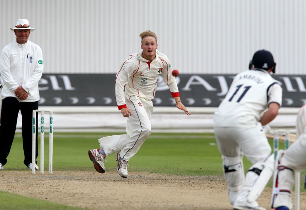 Matt Parkinson bowls for Lancashire, Lancashire v Warwickshire, Specsavers County Championship Division One, Old Trafford, 3rd day, June 22, 2016