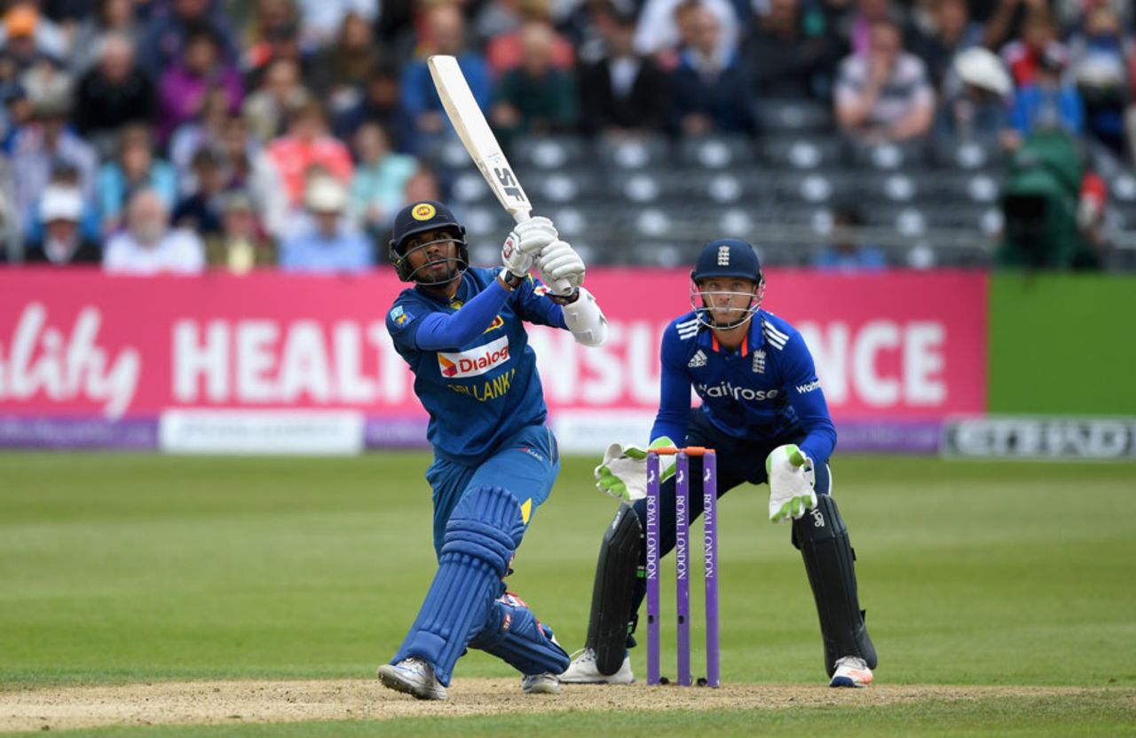 Dinesh Chandimal picked up the tempo in partnership with Angelo Mathews, England v Sri Lanka, 3rd ODI, Bristol, June 26, 2016
