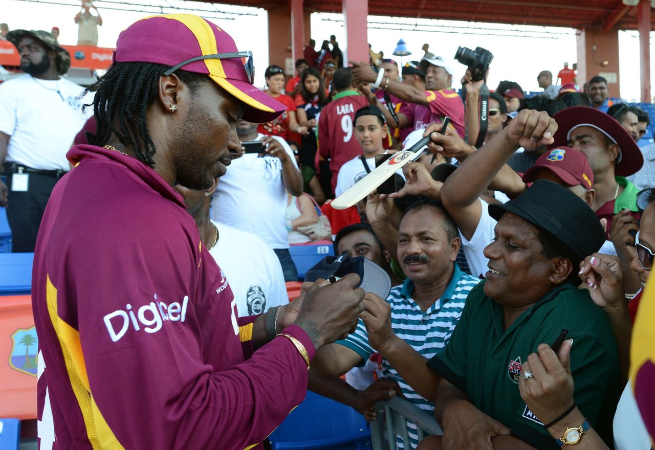 Chris Gayle signs autographs, West Indies v New Zealand, 1st Twenty20, Florida, June 30, 2012