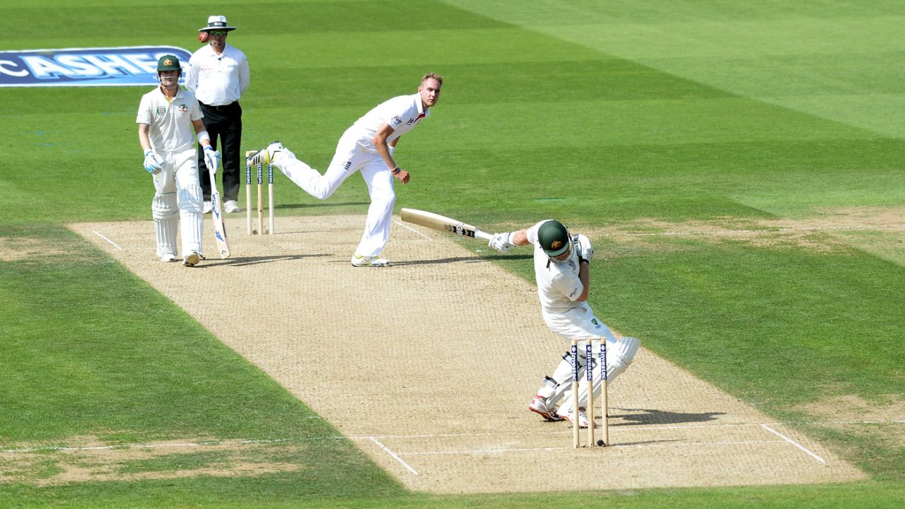 Shane Watson is struck by a Stuart Broad delivery, England v Australia, 5th Investec Test, The Oval, 1st day, August 21, 2013