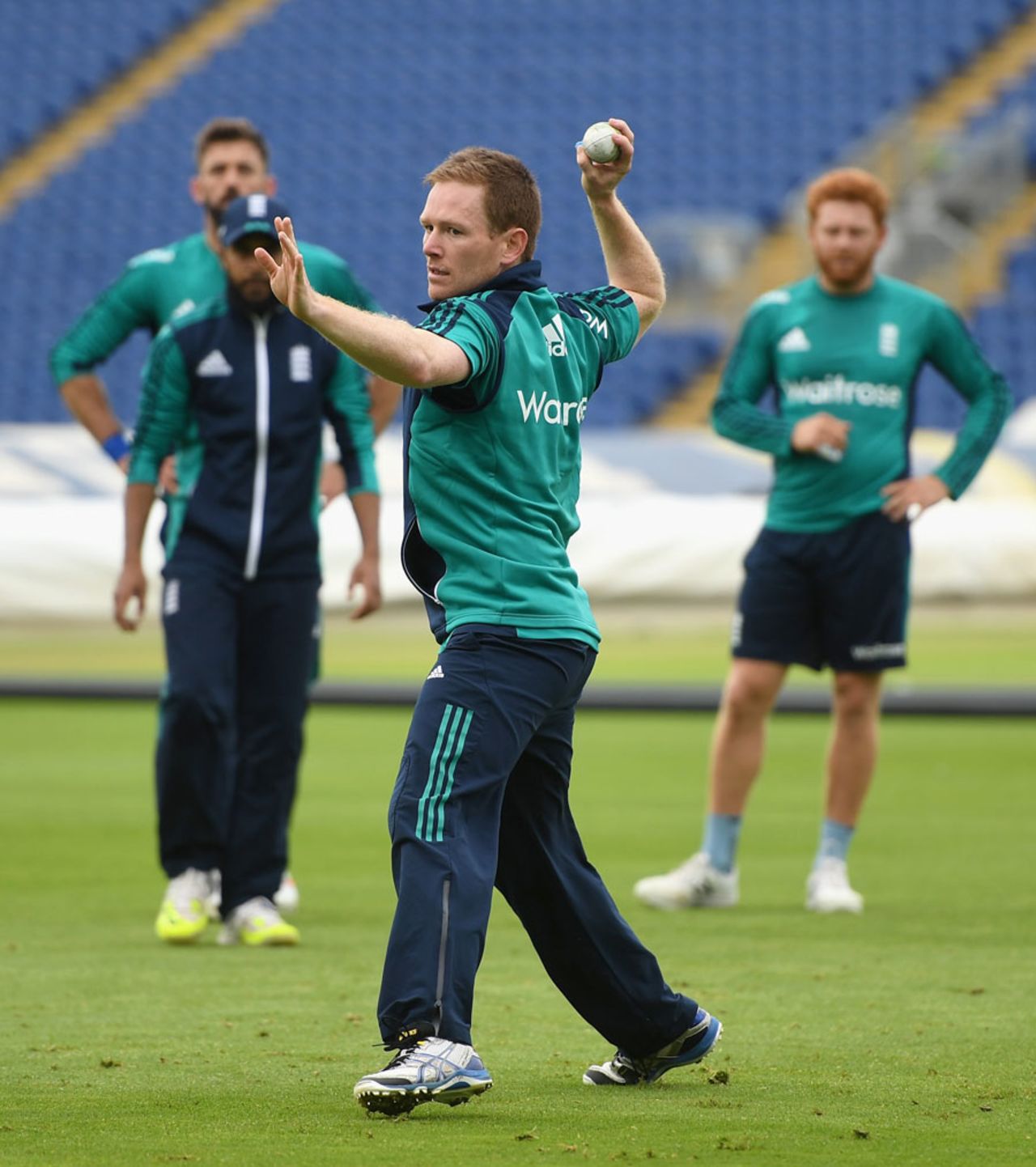 Eoin Morgan leads England in a fielding drill, England v Sri Lanka, 5th ODI, Cardiff, July 1, 2016