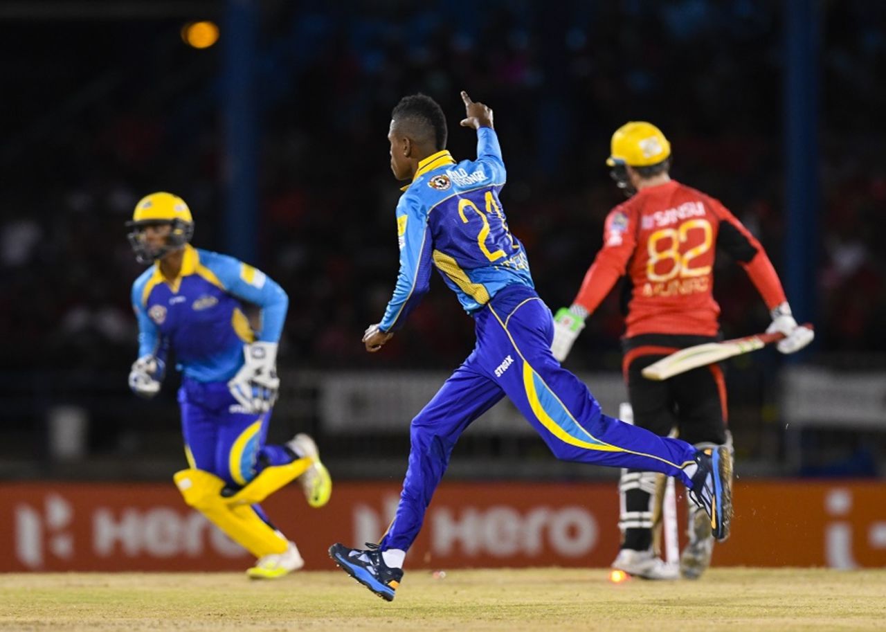 Akeal Hosein took 2 for 18 in four overs, Trinbago Knight Riders v Barbados Tridents, CPL 2016, Port-of-Spain, July 1, 2016 