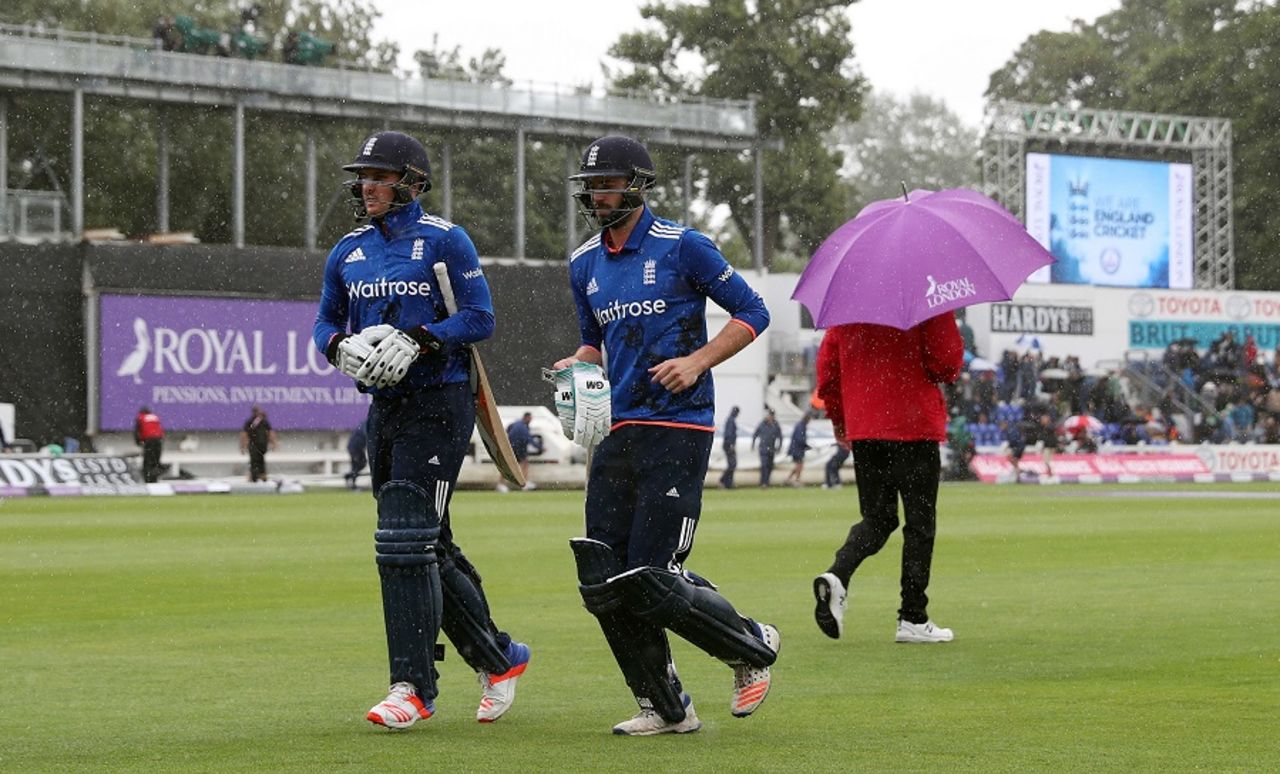 Jason Roy, James Vince run for cover, England v Sri Lanka, 5th ODI, Cardiff, July 2, 2016