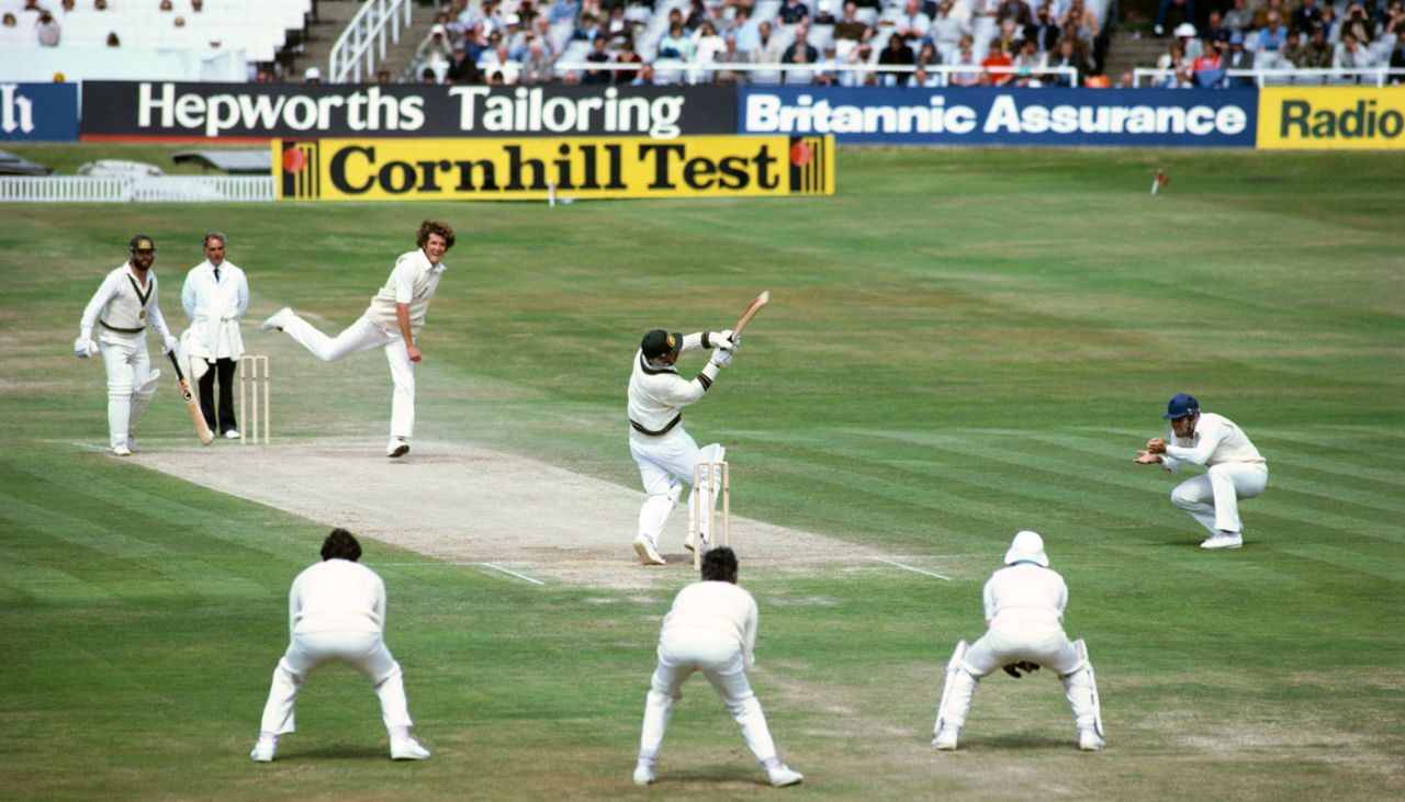 Rod Marsh tries to hook Bob Willis, England v Australia, 3rd Test, Headingley, 5th day, July 21, 1981