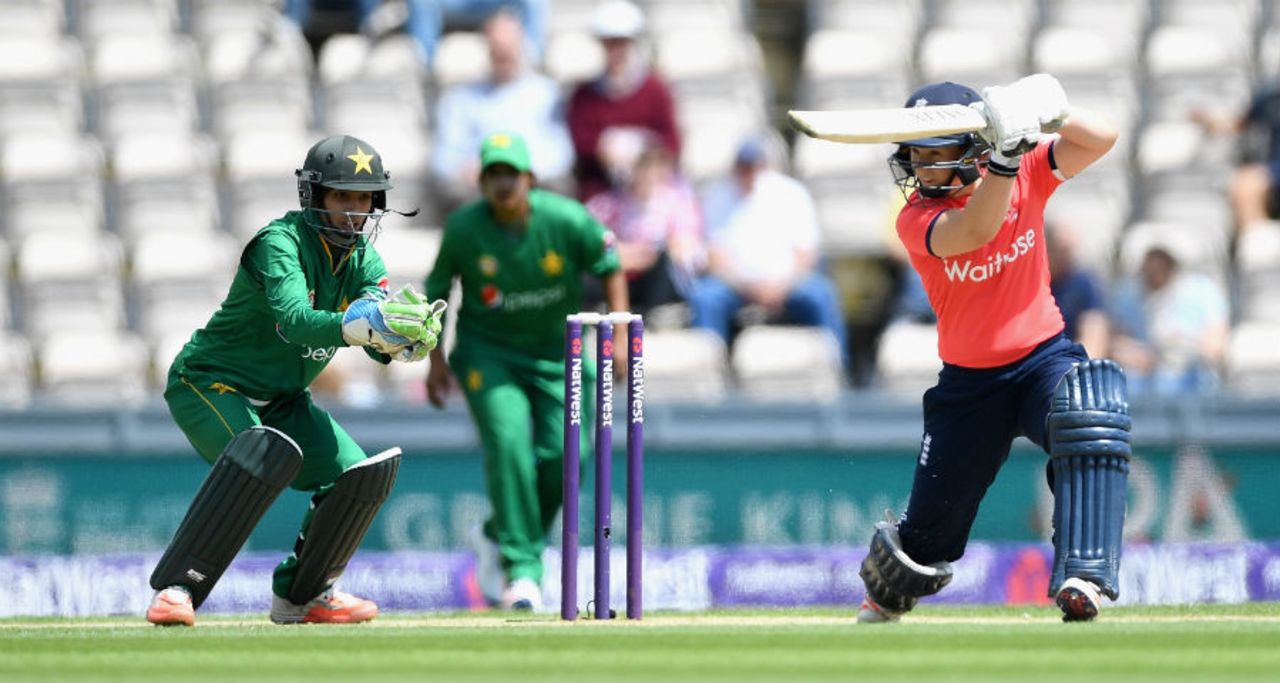 Tammy Beaumont plays a cover drive, England Women v Pakistan Women, 2nd T20I, Southampton, July 5, 2016