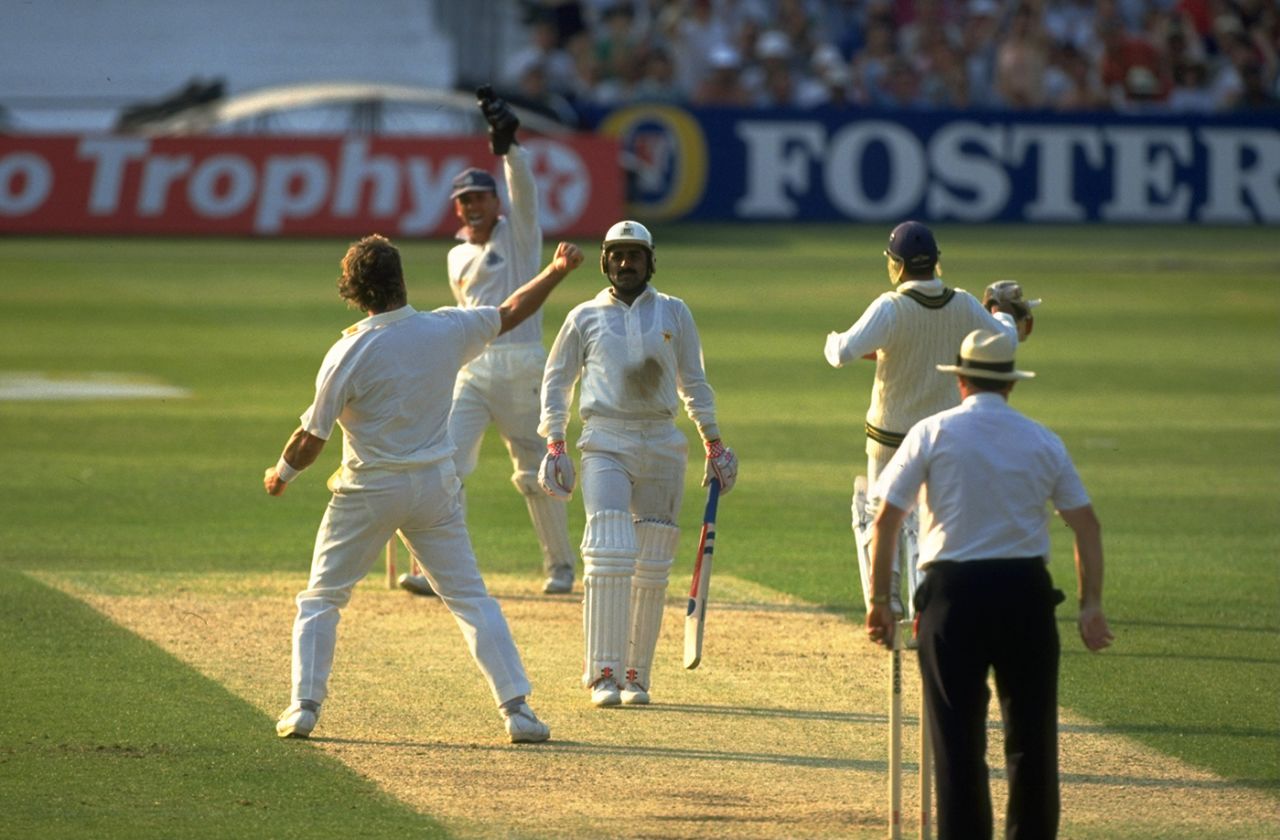 Ian Botham gets Javed Miandad lbw, England v Pakistan, second ODI, The Oval, May 22, 1992