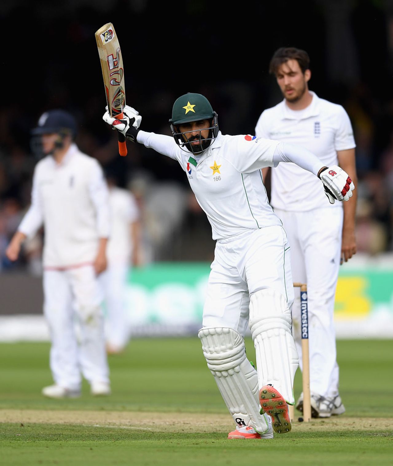 Misbah-ul-Haq celebrates a hundred on his first appearance at Lord's, England v Pakistan, 1st Investec Test, Lord's, 1st day, July 14, 2016