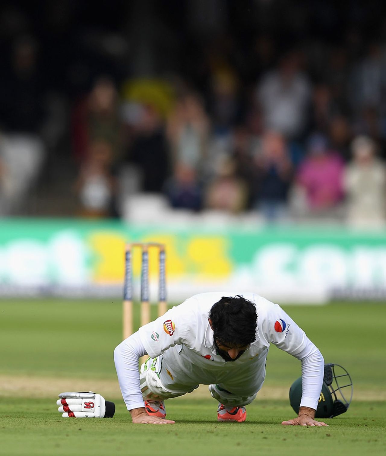 Misbah-ul-Haq marked his hundred with a set of push-ups, England v Pakistan, 1st Investec Test, Lord's, 1st day, July 14, 2016