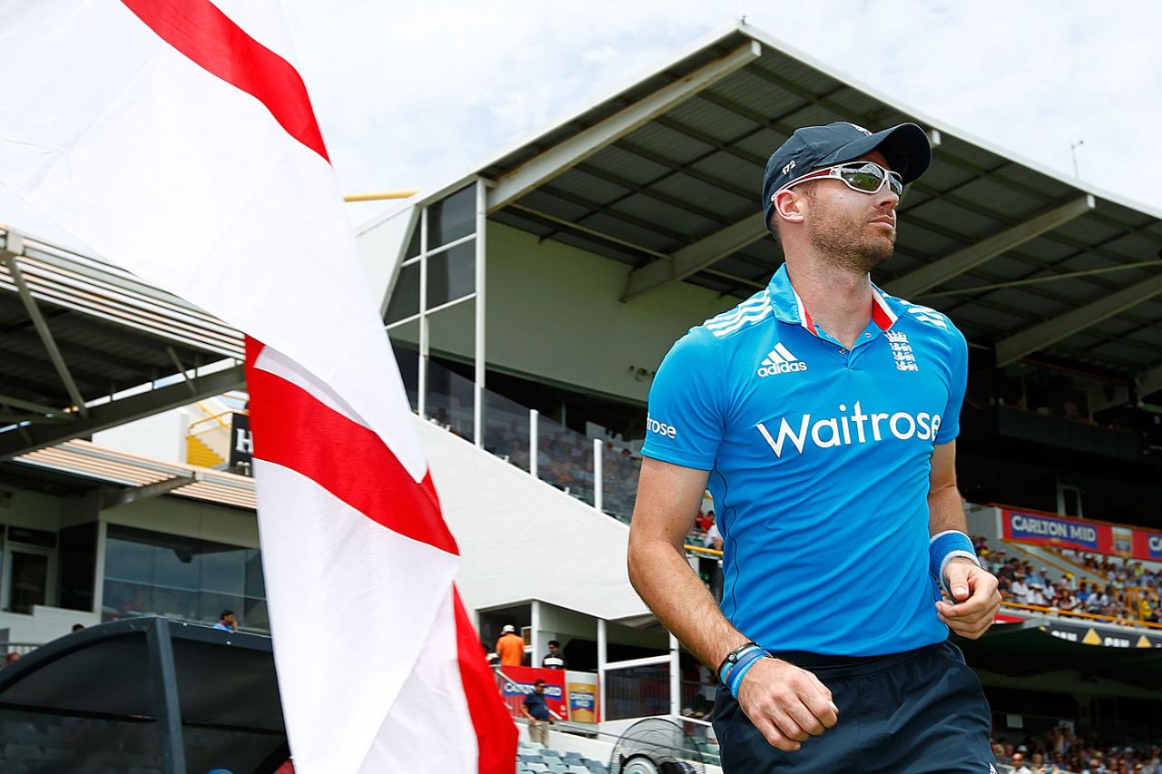 James Anderson takes the field, England v India, Carlton Mid Tri-series, Perth, January 30, 2015