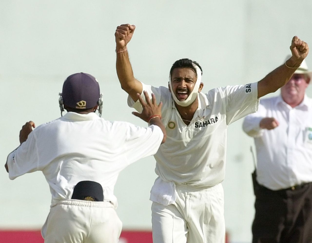 Anil Kumble, bowling with a broken jaw, celebrates after trapping Brian Lara lbw, West Indies v India, 4th Test, Antigua, May 12, 2002