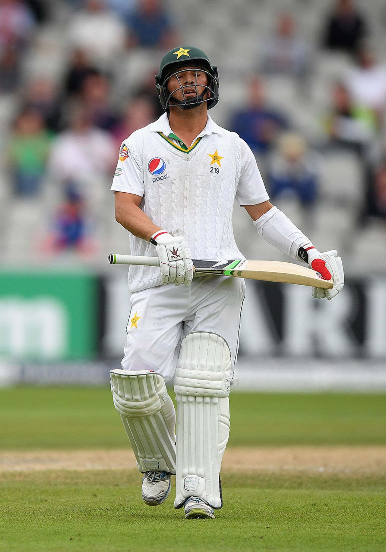 Yasir Shah fell lbw to Moeen Ali for 10, England v Pakistan, 2nd Investec Test, Old Trafford, 4th day, July 25, 2016