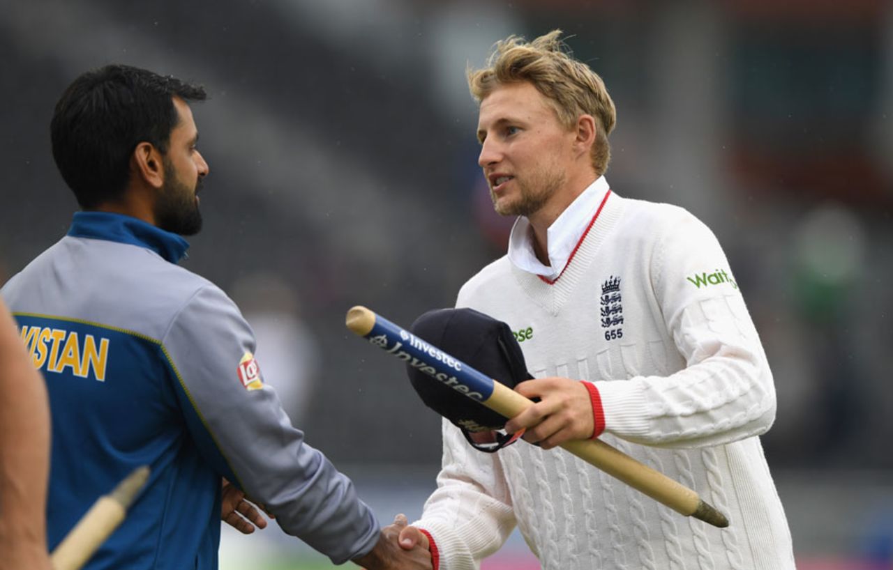 Joe Root was named Man of the Match, England v Pakistan, 2nd Investec Test, Old Trafford, 4th day, July 25, 2016