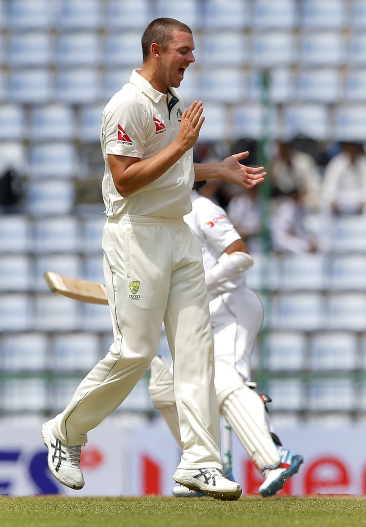 Josh Hazlewood kept plugging away outside off, Sri Lanka v Australia, 1st Test, Pallekele, 1st day, July 26, 2016