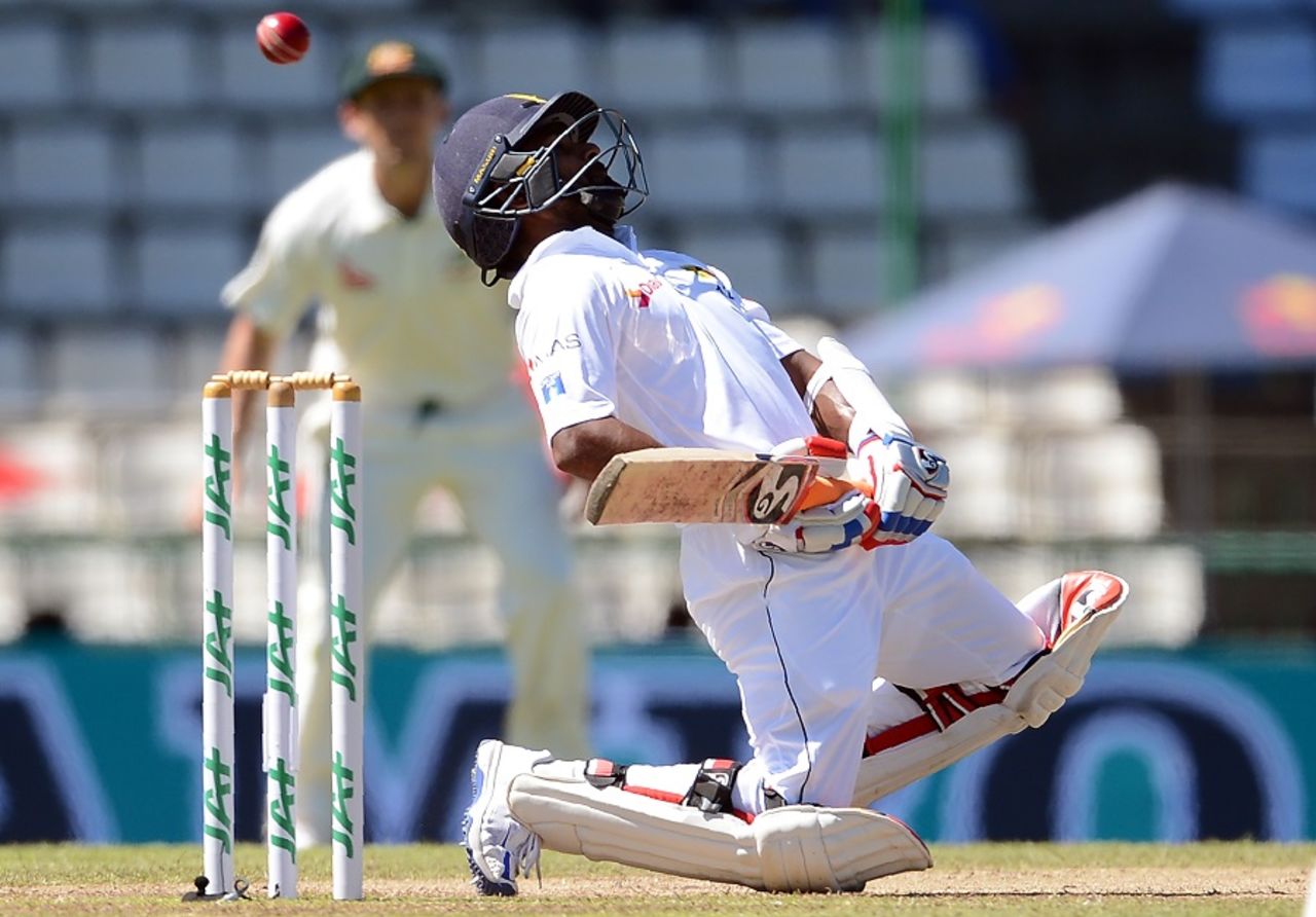 Kaushal Silva tries to evade a bouncer, Sri Lanka v Australia, 1st Test, Pallekele, 3rd day, July 28, 2016