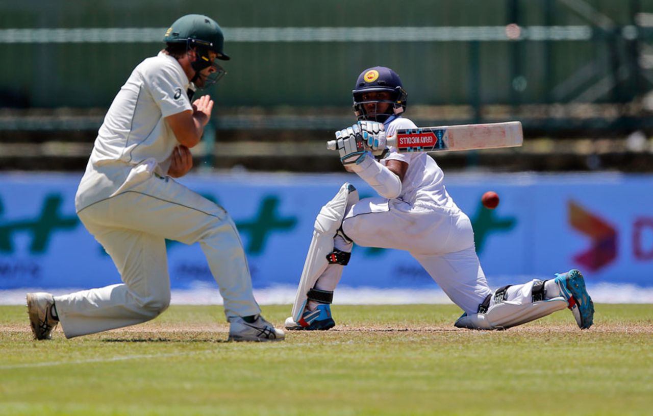 Kusal Mendis sweeps, Sri Lanka v Australia, 1st Test, Pallekele, 3rd day, July 28, 2016