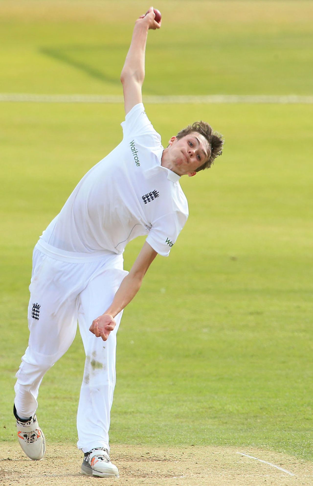 Josh Coughlin in delivery stride, England U-19s v Sri Lanka U-19s, 1st Youth Test, Cambridge, 2nd day, July 27, 2016