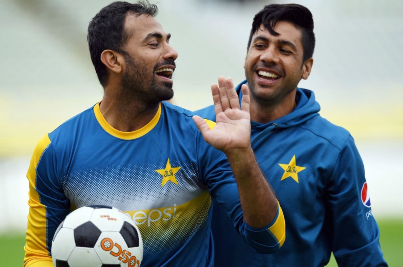 Wahab Riaz and Imran Khan share a lighter moment during training, Edgbaston, August 2, 2016