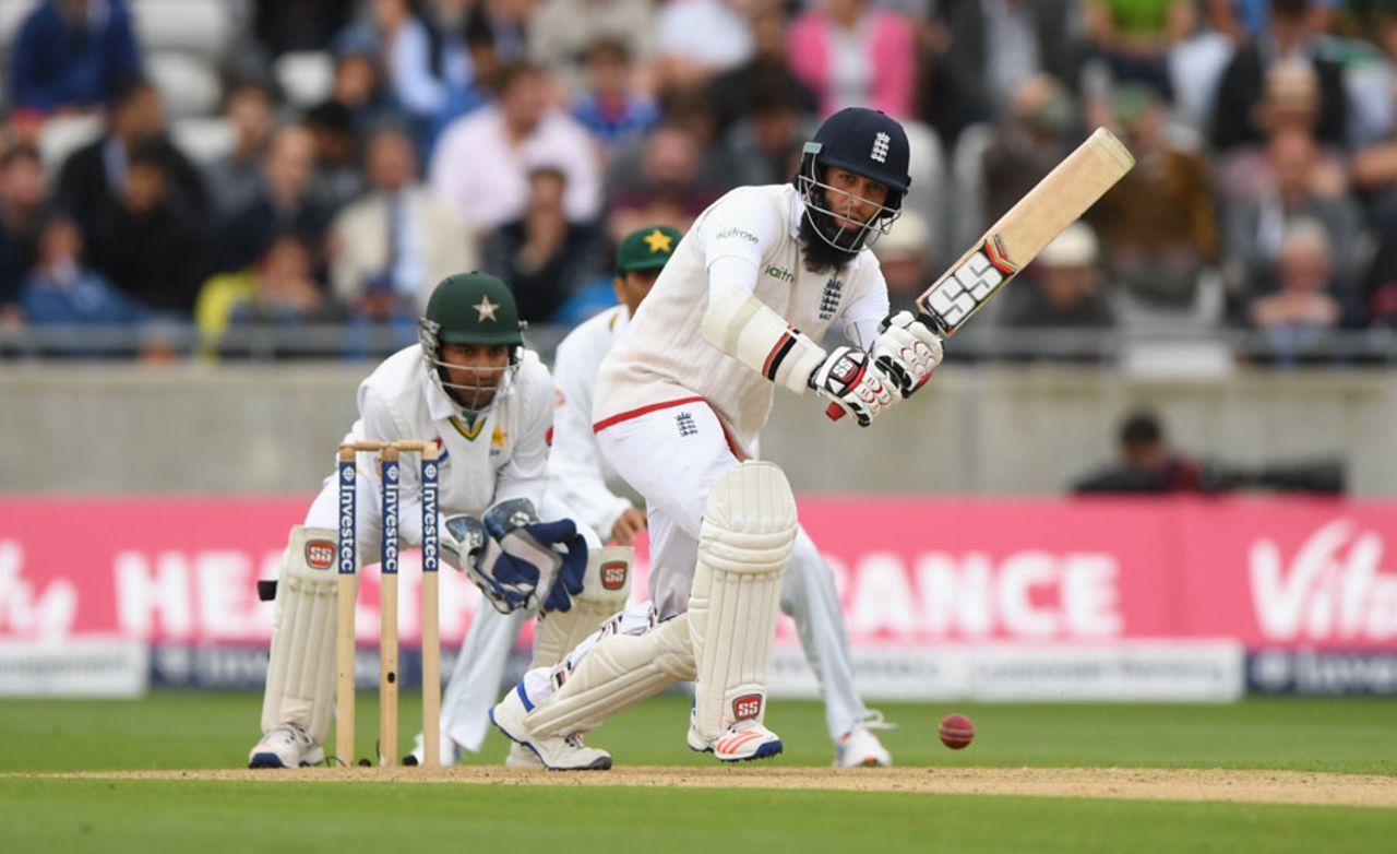 Moeen Ali helped add 66 for the sixth wicket, England v Pakistan, 3rd Test, Edgbaston, 1st day, August 3, 2016
