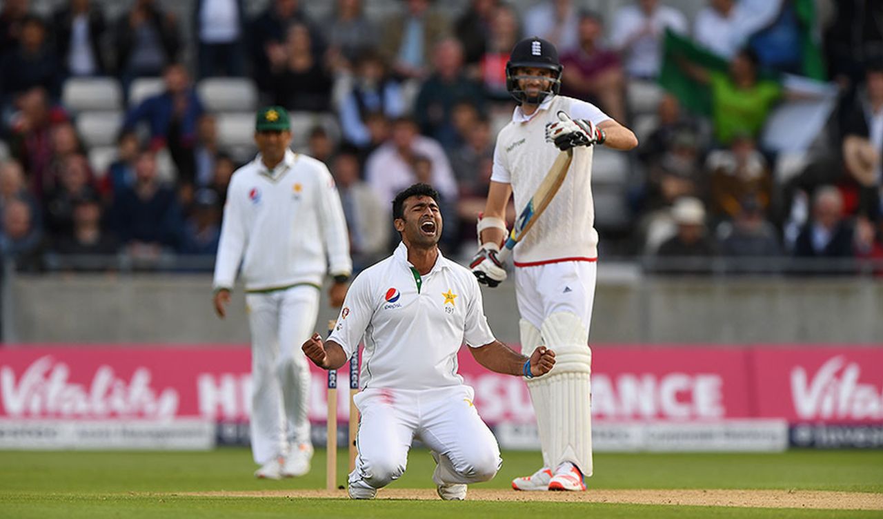 Sohail Khan picks up his fifth wicket as James Anderson unsuccessfully reviews his lbw, England v Pakistan, 3rd Test, Edgbaston, 1st day, August 3, 2016