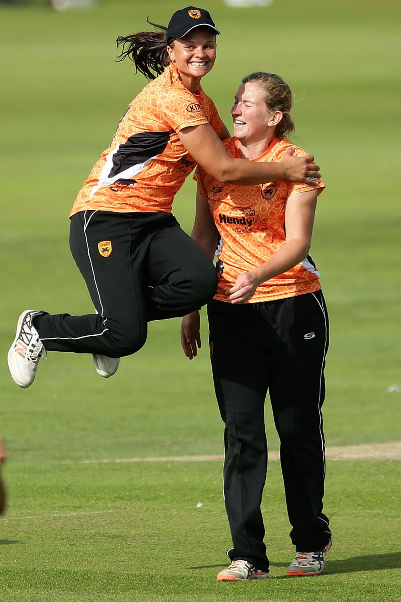 Suzie Bates and Morna Nielsen celebrate Deandra Dottin's wicket, Lancashire Thunder v Southern Vipers, Women's Super League, Blackpool, August 5, 2016