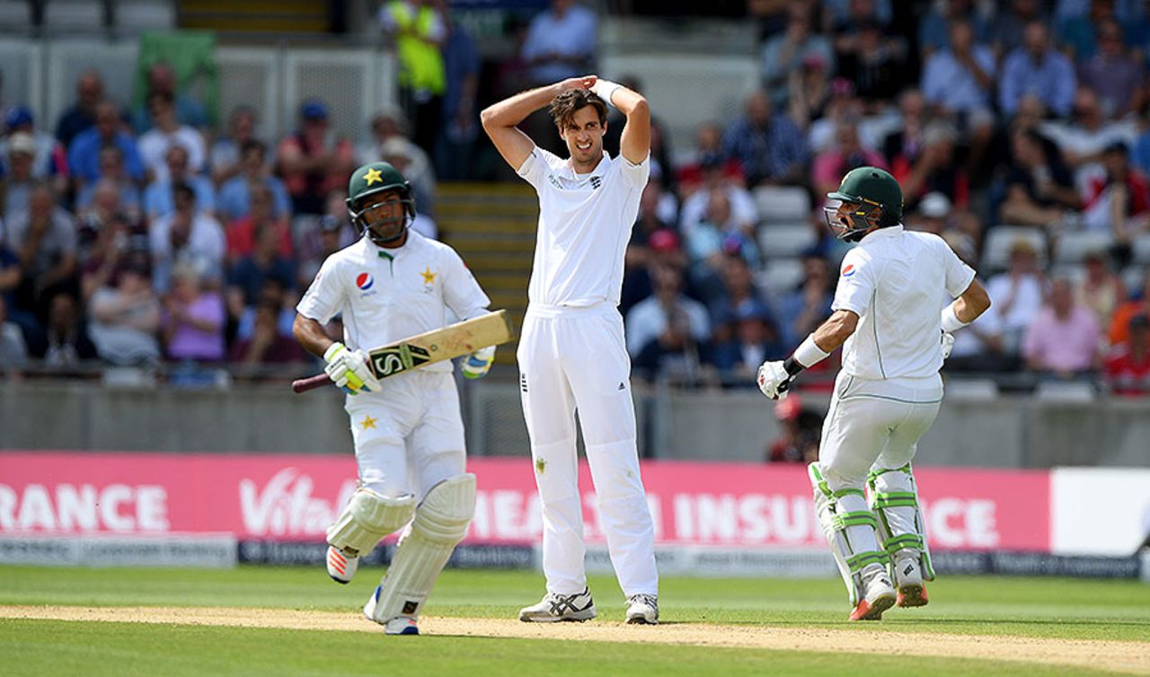 Steven Finn rues his luck on another wicketless day, England v Pakistan, 3rd Investec Test, Edgbaston, 2nd day, August 5, 2016