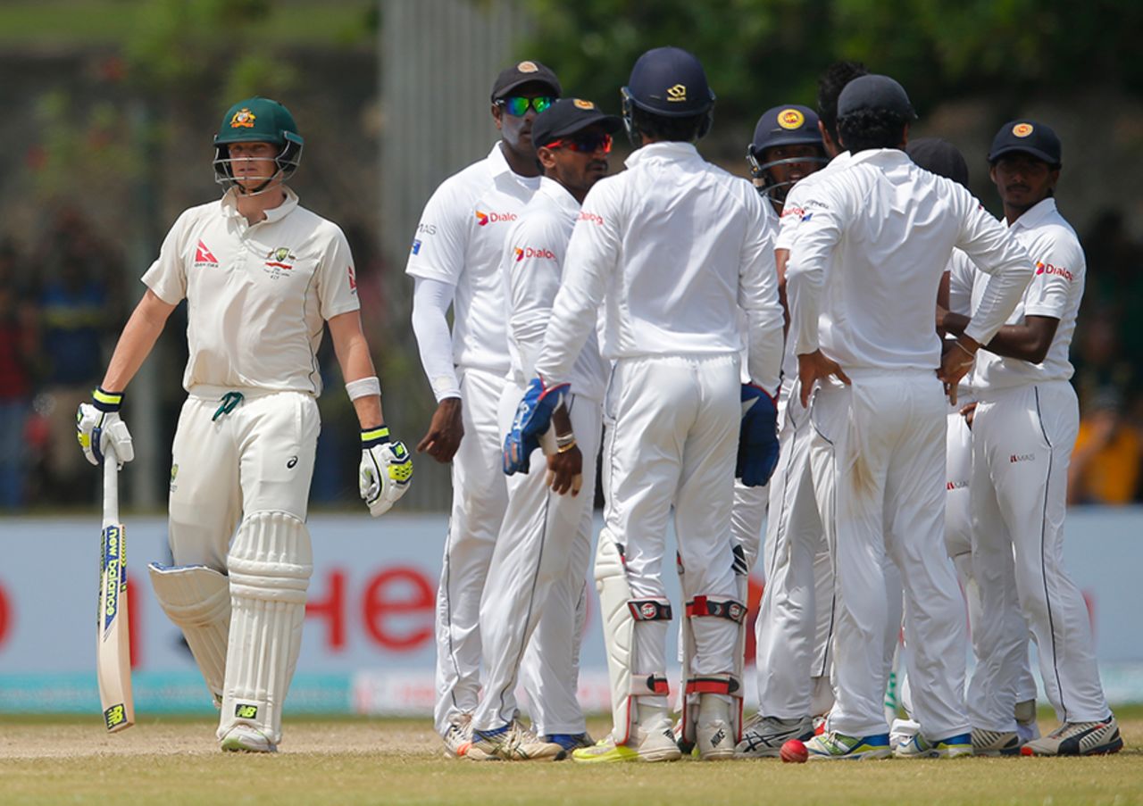 Steven Smith walks back to the pavilion after his dismissal for 30, Sri Lanka v Australia, 2nd Test, Galle, 3rd day, August 6, 2016