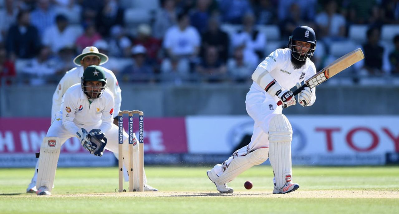 Moeen Ali clips through the leg side, England v Pakistan, 3rd Investec Test, Edgbaston, 4th day, August 6, 2016