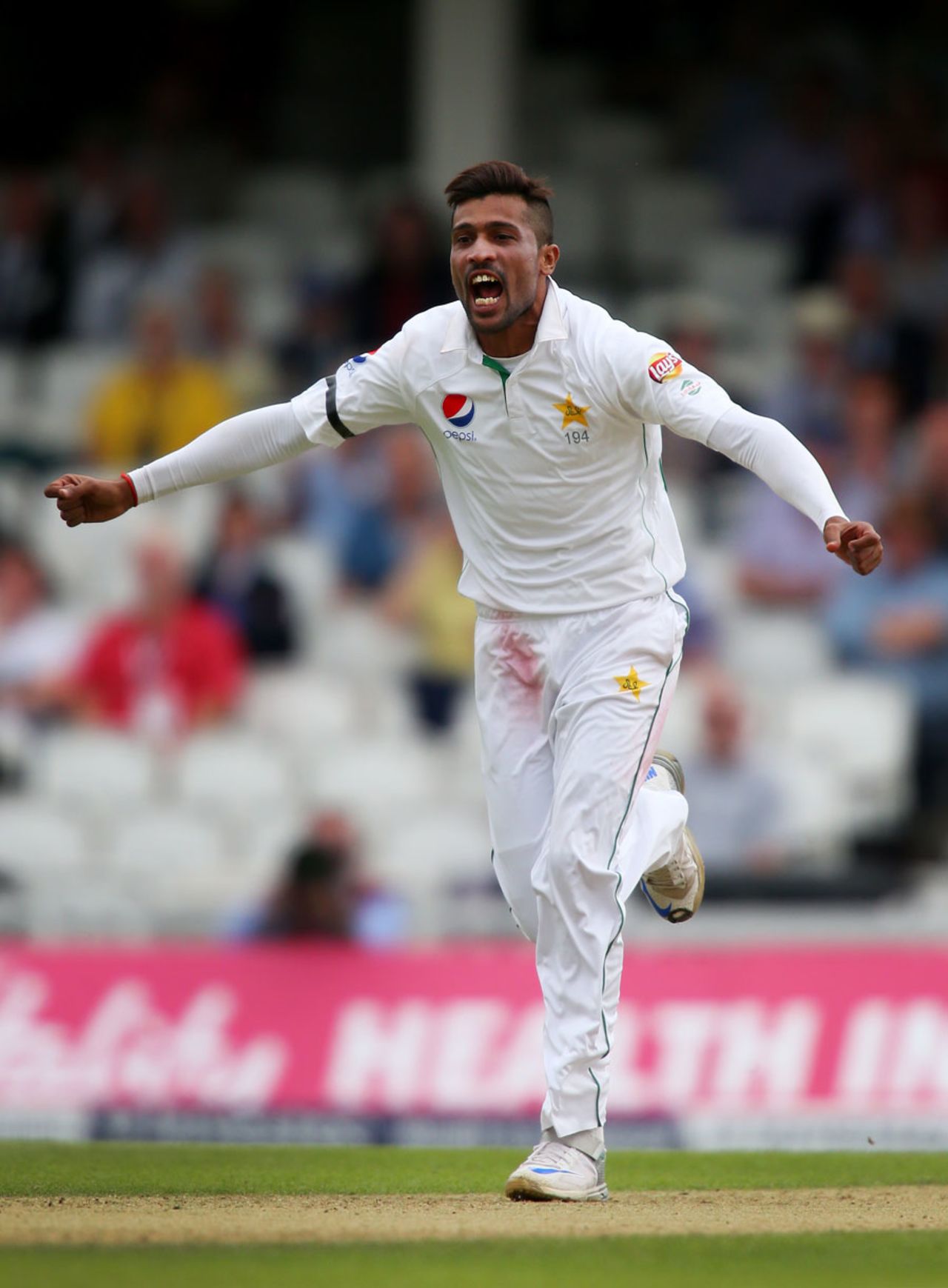 Mohammad Amir celebrates the dismissal of Jonny Bairstow, England v Pakistan, 4th Test, The Oval, 1st day, August 11, 2016