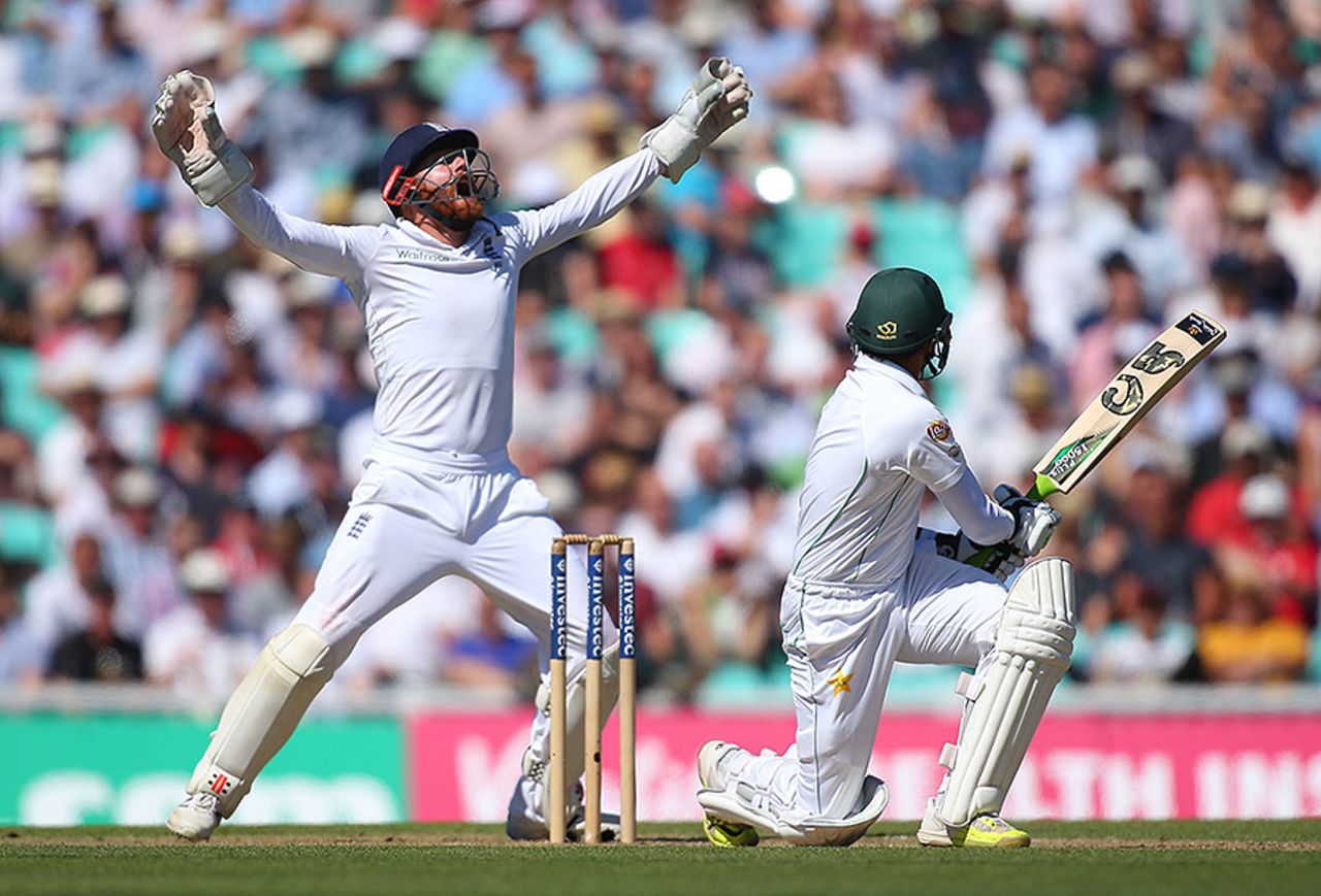 Azhar Ali was adjudged caught behind on review for 49, England v Pakistan, 4th Test, The Oval, 2nd day, August 12, 2016