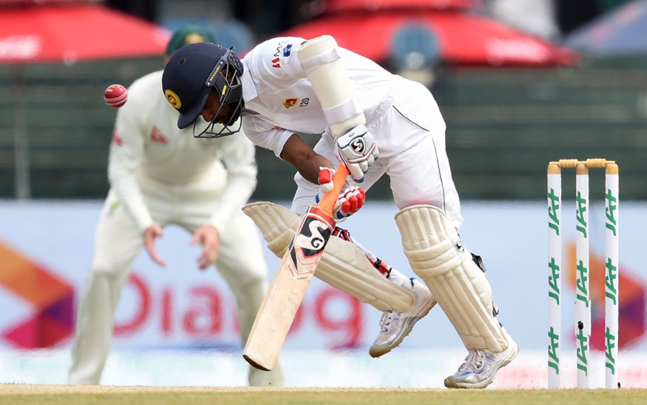 Kaushal Silva stumbles as he digs out a yorker, Sri Lanka v Australia, 3rd Test, SSC, 1st day, August 13, 2016