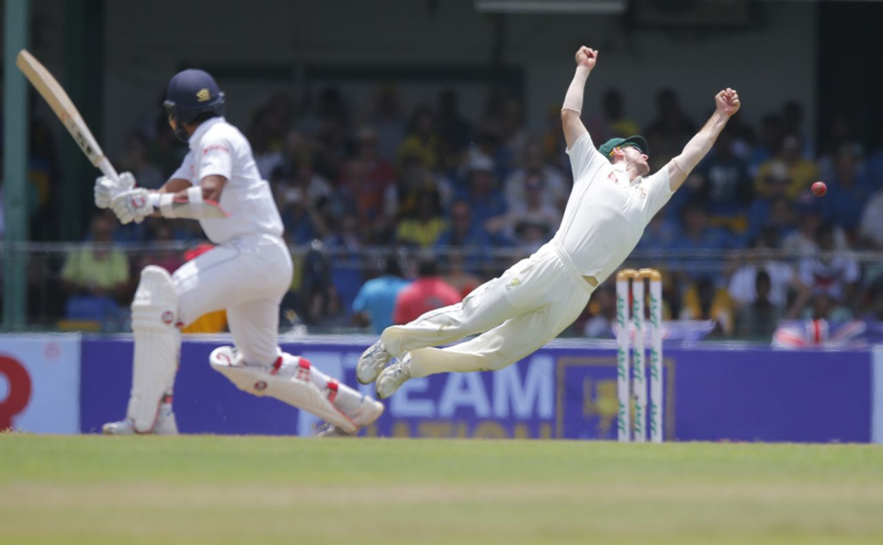 Mitchell Marsh drops a tough chance at gully, Sri Lanka v Australia, 3rd Test, SSC, 1st day, August 13, 2016