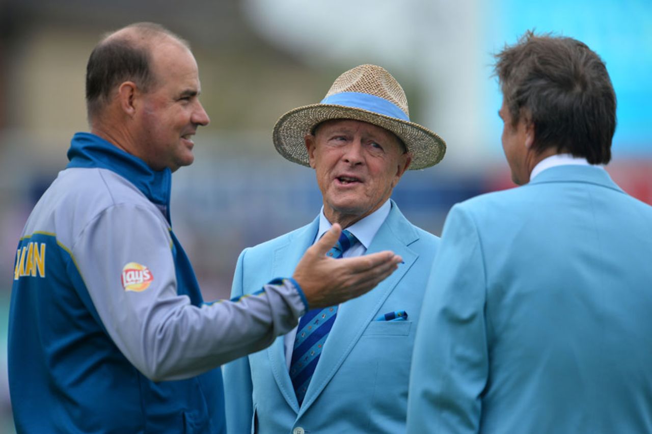 Geoffrey Boycott chats with Mickey Arthur and Mark Nicholas, England v Pakistan, 4th Test, The Oval, 3rd day, August 13, 2016