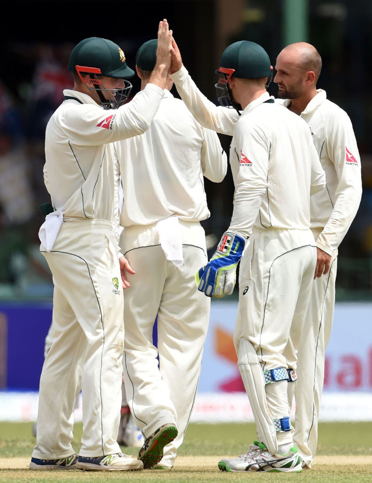 Australia get together after Nathan Lyon's dismissal of Dhananjaya de Silva, Sri Lanka v Australia, 3rd Test, SSC, 2nd day, August 14, 2016