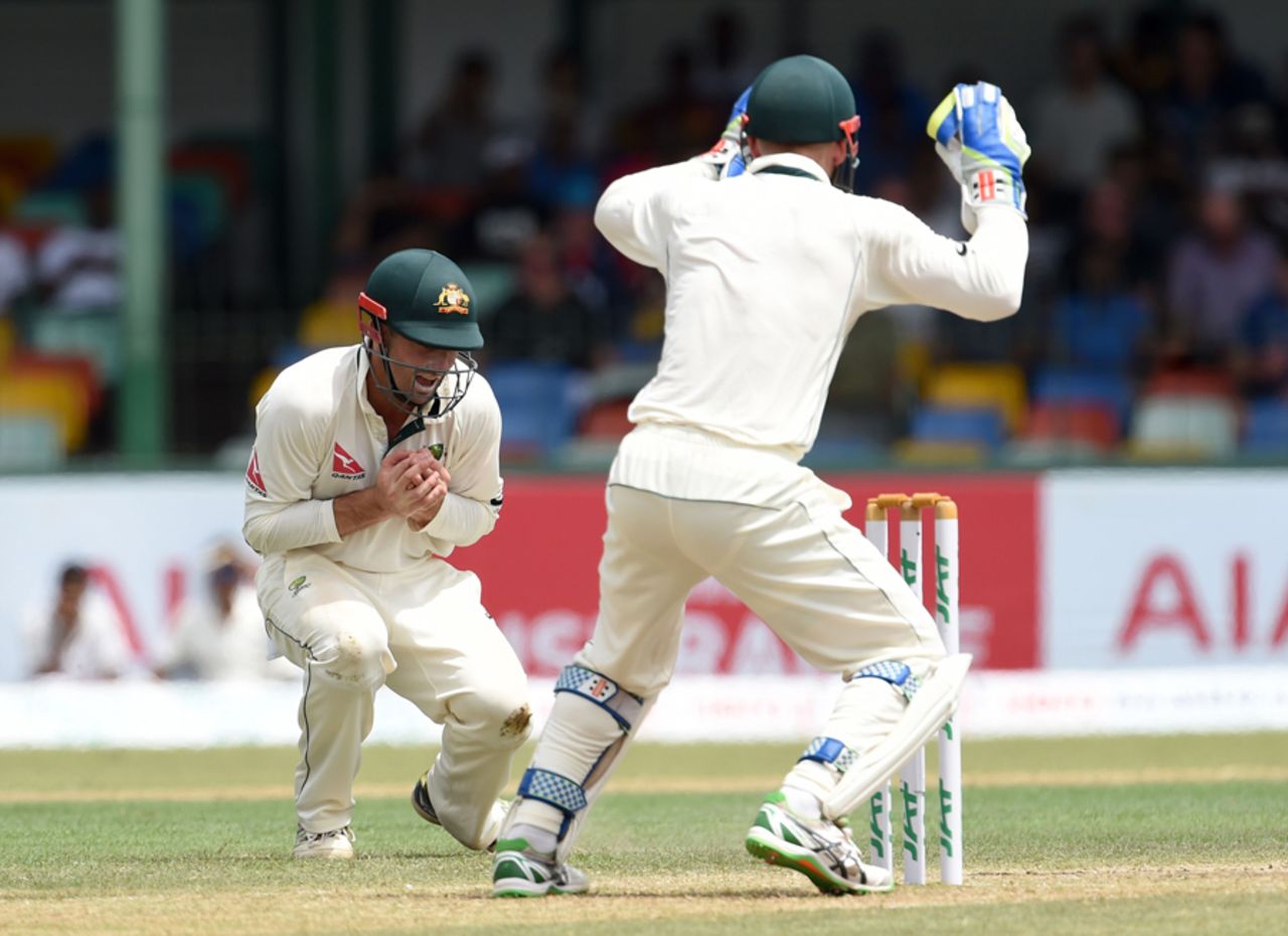 Shaun Marsh pouches a catch at short leg to end Dhananjaya de Silva's knock, Sri Lanka v Australia, 3rd Test, SSC, 2nd day, August 14, 2016