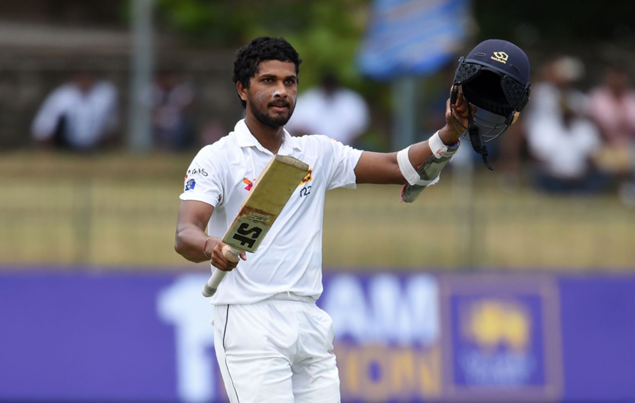 Dinesh Chandimal acknowledges the applause after bringing up his seventh Test century, Sri Lanka v Australia, 3rd Test, SSC, 2nd day, August 14, 2016