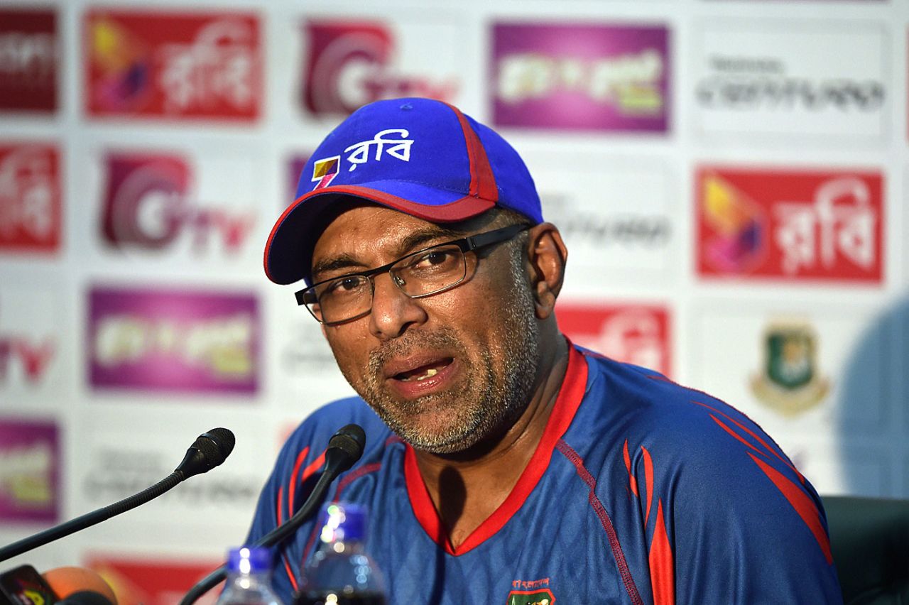 Bangladesh coach Chandika Hathurusingha addresses the media, Mirpur, June 30, 2015