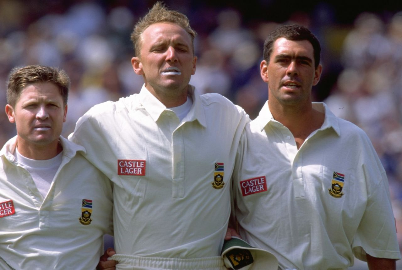Daryll Cullinan, Allan Donald and Hansie Cronje sing the national anthem, Australia v South Africa, 1st Test, Melbourne, 1st day, December 26, 1997