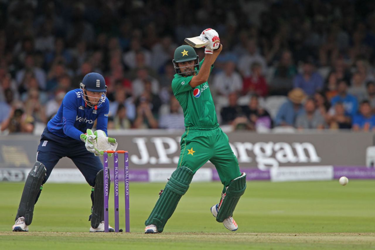 Babar Azam battled hard for his 30 from 33 balls, England v Pakistan, 2nd ODI, Lord's, August 27, 2016