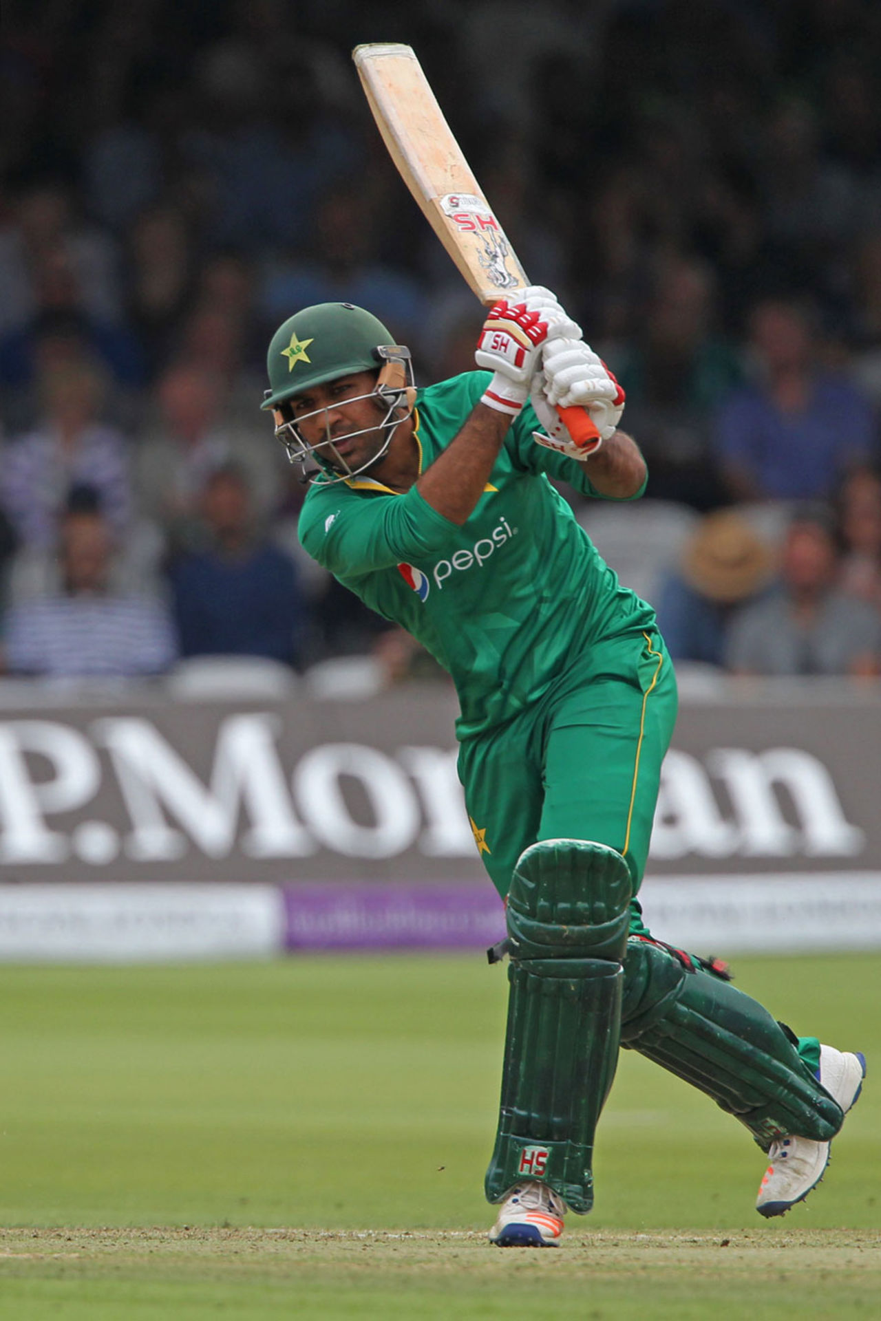 Sarfraz Ahmed helped to rescue Pakistan from a scoreline of 2 for 3, England v Pakistan, 2nd ODI, Lord's, August 27, 2016
