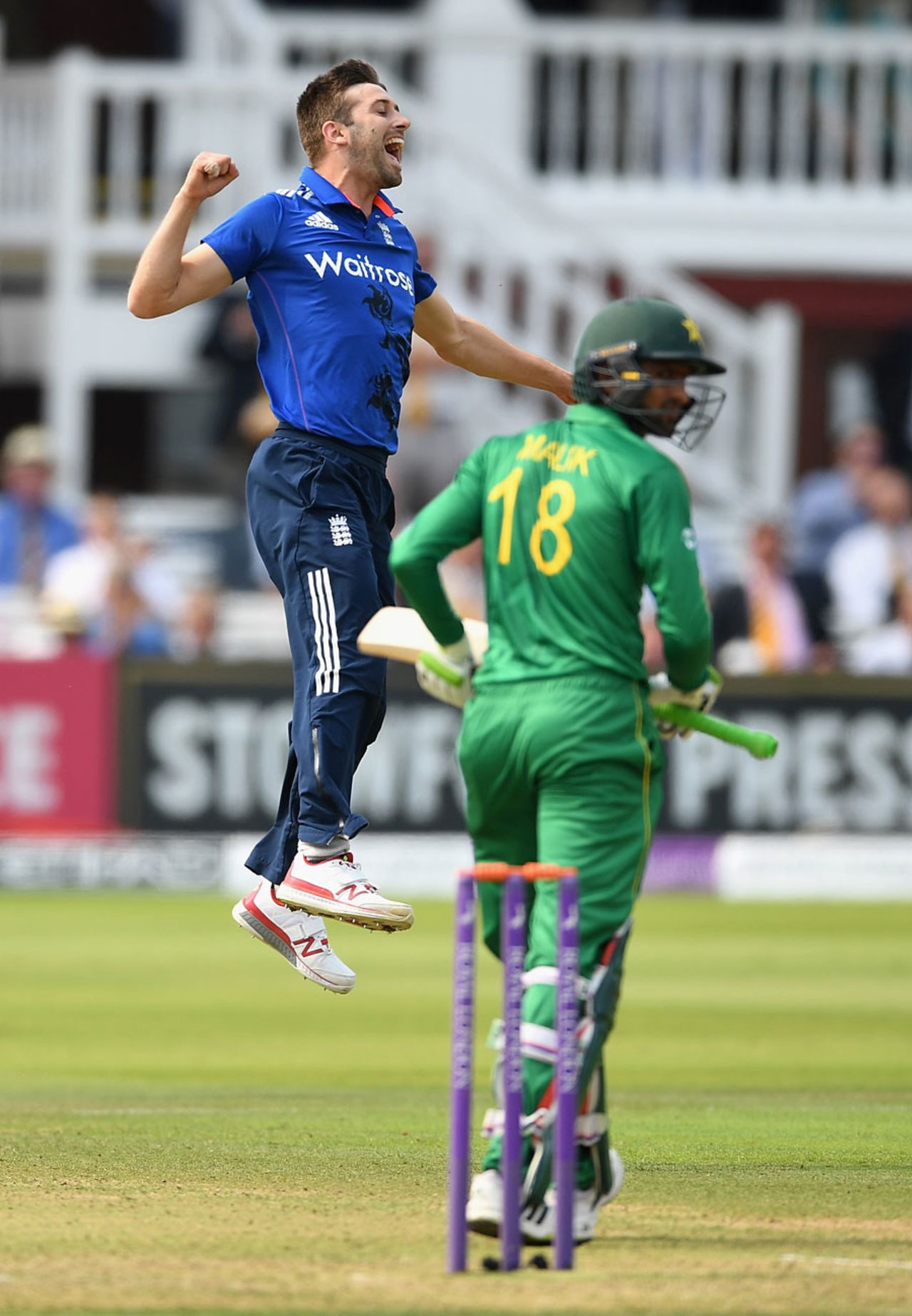Mark Wood returned to remove Shoaib Malik, England v Pakistan, 2nd ODI, Lord's, August 27, 2016