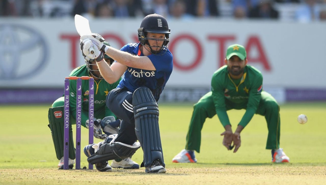 Eoin Morgan plays a reverse sweep, England v Pakistan, 2nd ODI, Lord's, August 27, 2016