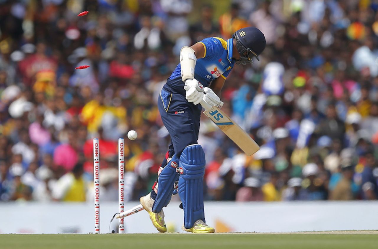 Mitchell Starc uprooted Danushka Gunathilaka's middle stump, Sri Lanka v Australia, 3rd ODI, Dambulla, August 28, 2016