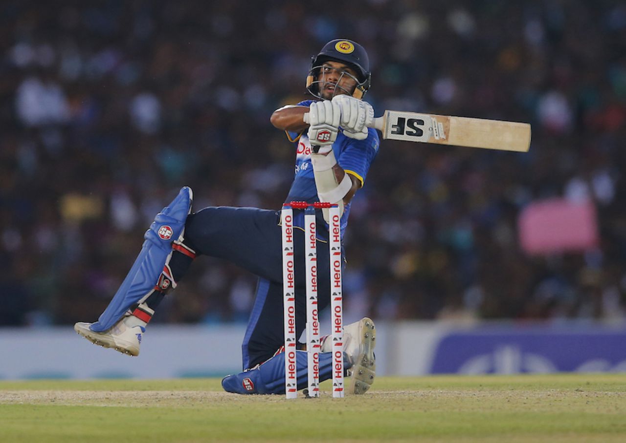 Dinesh Chandimal plays an unorthodox shot, Sri Lanka v Australia, 3rd ODI, Dambulla, August 28, 2016